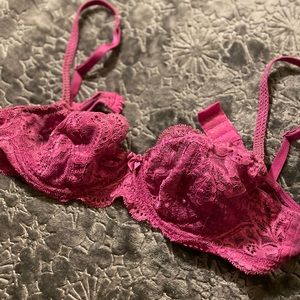 VS Victoria’s Secret vintage lace bra size 30A